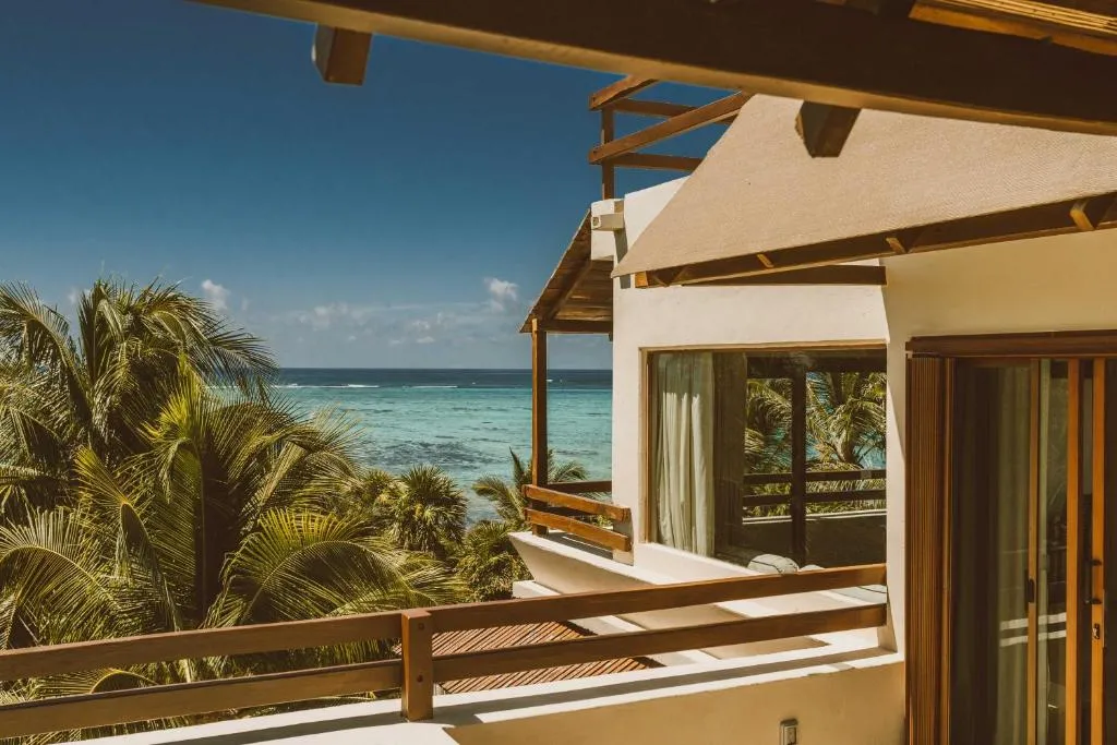 Deluxe Suite with Sea View