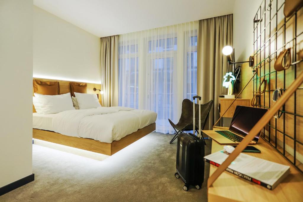 poznańska19 - Chambre Reine Avec Balcon