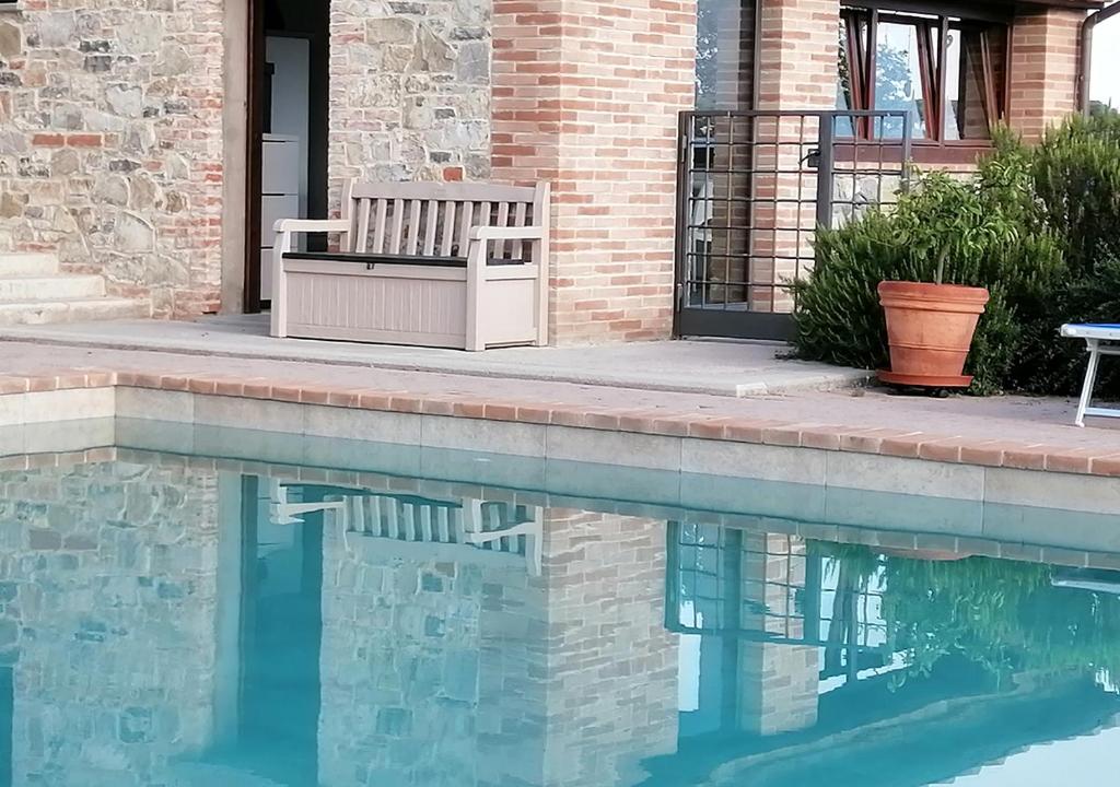 Bazén v ubytování Borgo Solario nebo v jeho okolí