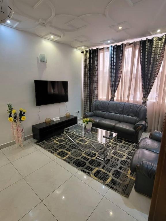 Très grand appartement de standing meublé à Bastos, Yaoundé, Cameroon -  Booking.com
