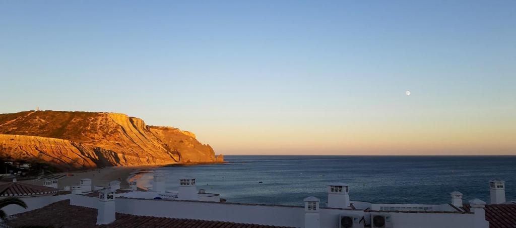 a view of the ocean and a beach at Casa Vista Mar in Luz