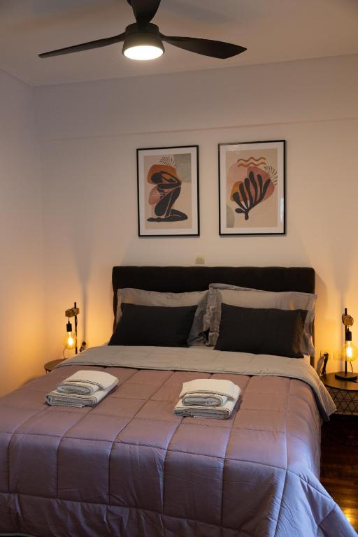 Postel nebo postele na pokoji v ubytování Spacious apartment close to the sea and the city center