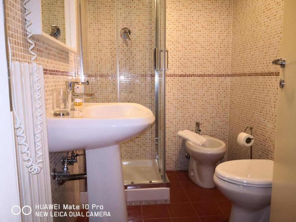 Koupelna v ubytování B&B Palazzo de "Il Nuovo Duca Minimo"