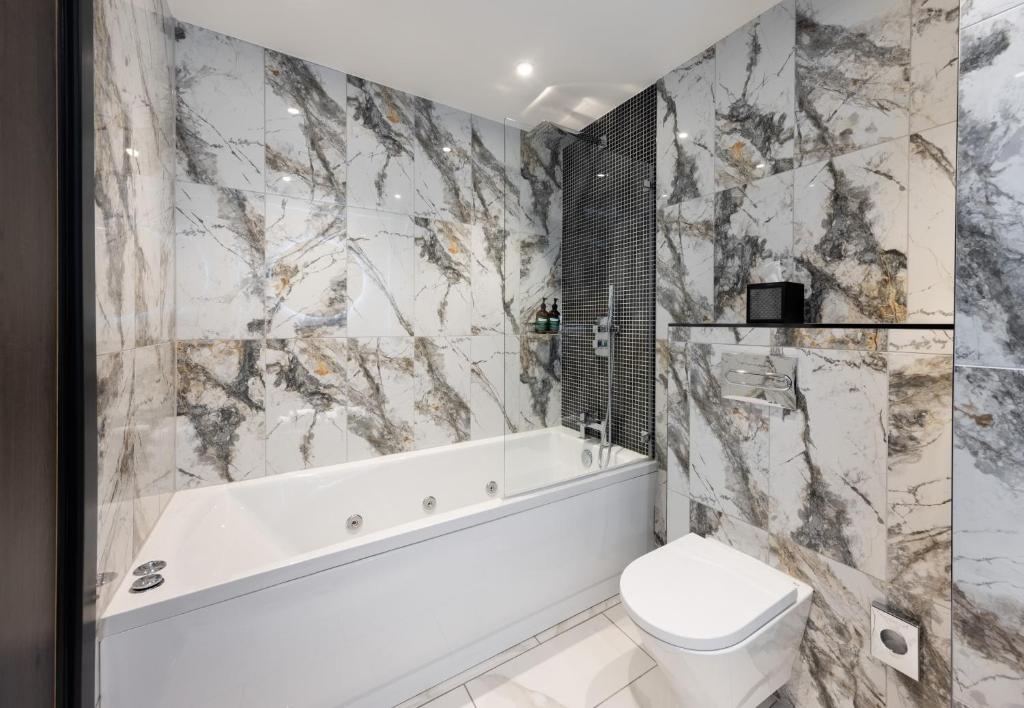 
Premium Room with Whirlpool
