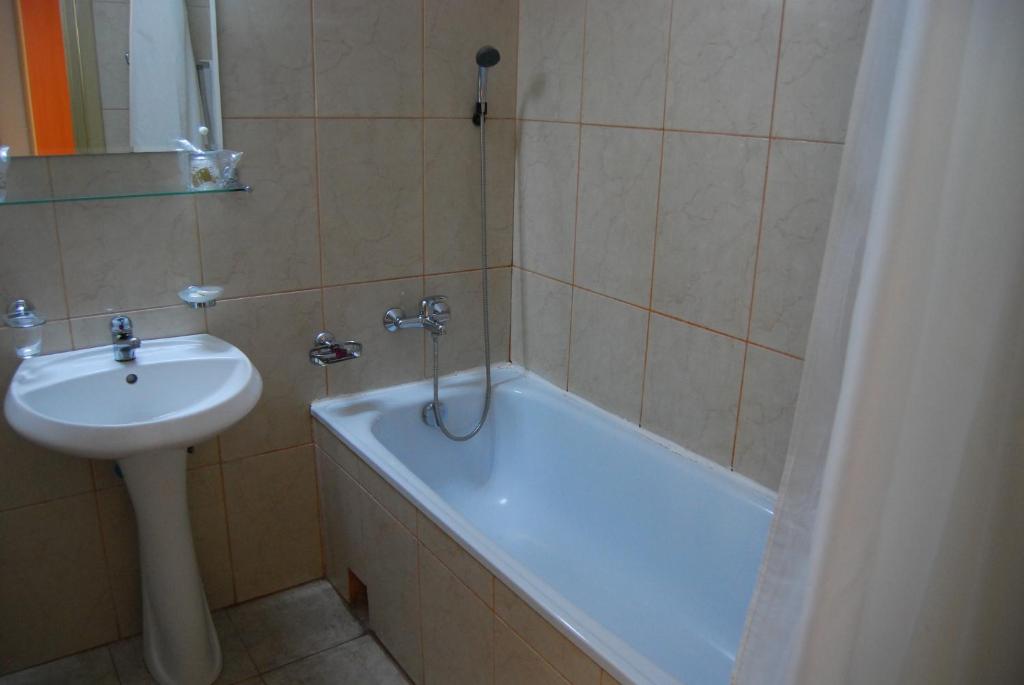 Koupelna v ubytování Hotel Maria