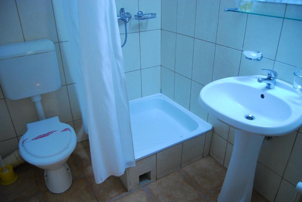 Koupelna v ubytování Hotel Maria
