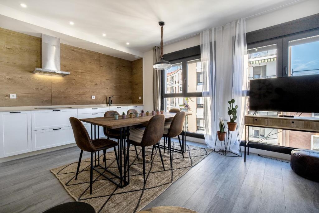 A kitchen or kitchenette at Costasol33 Aptos 1 y 2
