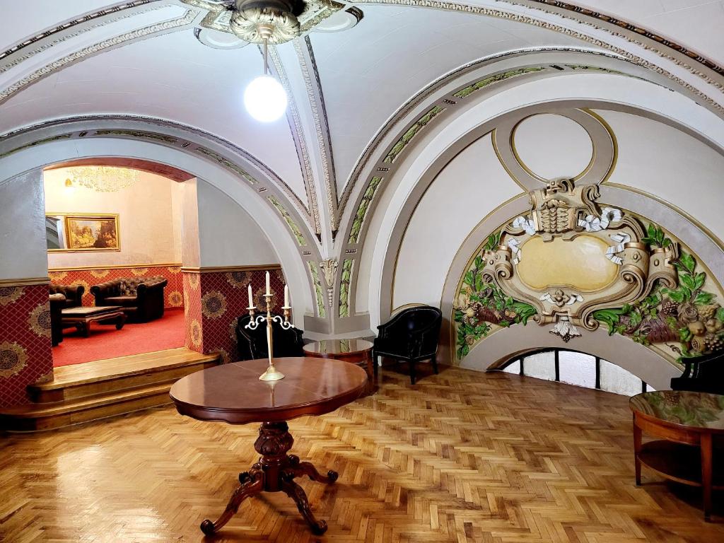 NF Palace Old City Bucharest - Resim 19