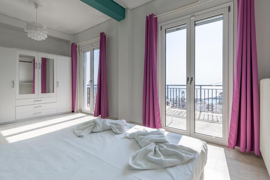 Posteľ alebo postele v izbe v ubytovaní Akakia Panoramic Villa