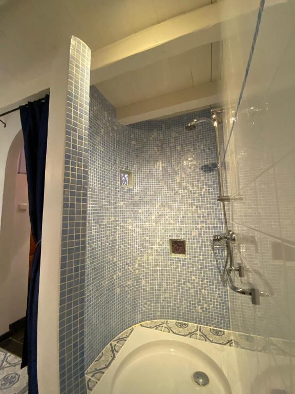 Koupelna v ubytování B&B Maison des Etoiles Chambre d'hôtes Adult Only