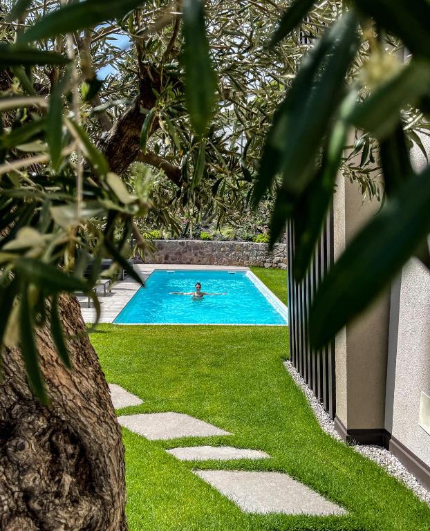 Bazén v ubytování Appius Design Suites B&B - ADULTS ONLY nebo v jeho okolí