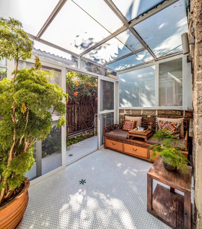 Zahrada ubytování 6號花園別墅酒店 Shenzhen No'6 Garden Villa --French Window with garden view,Close to Sea World &Shekou Ferry Port &K11 Ecoast &Subway Nearby ,Offer Western food and coffee &English speaking with tour services
