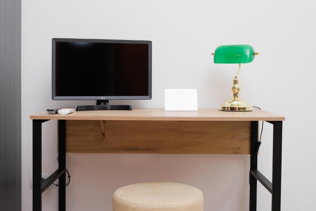A television and/or entertainment centre at Suite Gaia