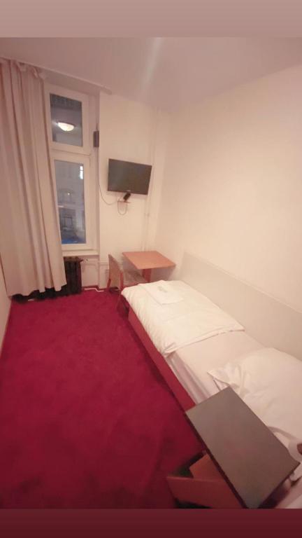 Märkischer Hof Hotel - Resim 37