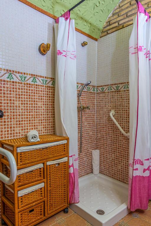 Cazorla Casas Cueva - Casa De Tres Dormitorios Con Piscina Privada