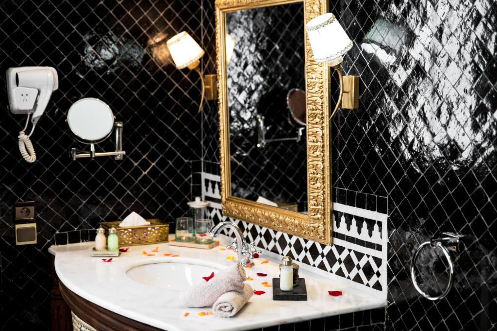 Koupelna v ubytování Riad Ayadina & SPA