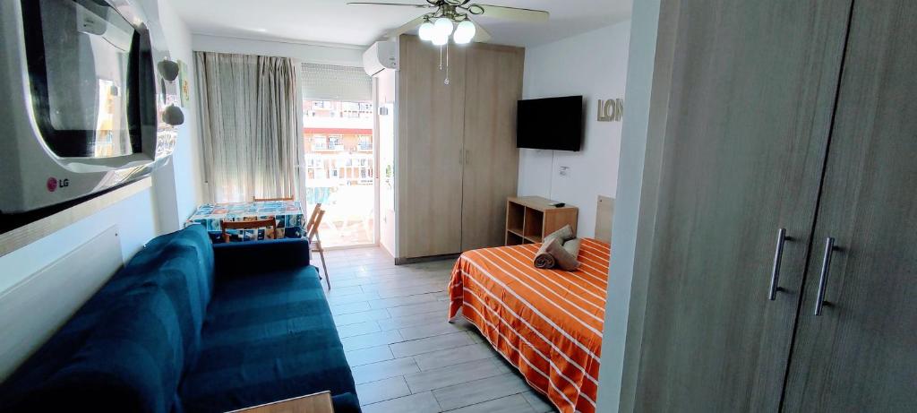 TV a/nebo společenská místnost v ubytování Benalmadena Aguila apartment sea view