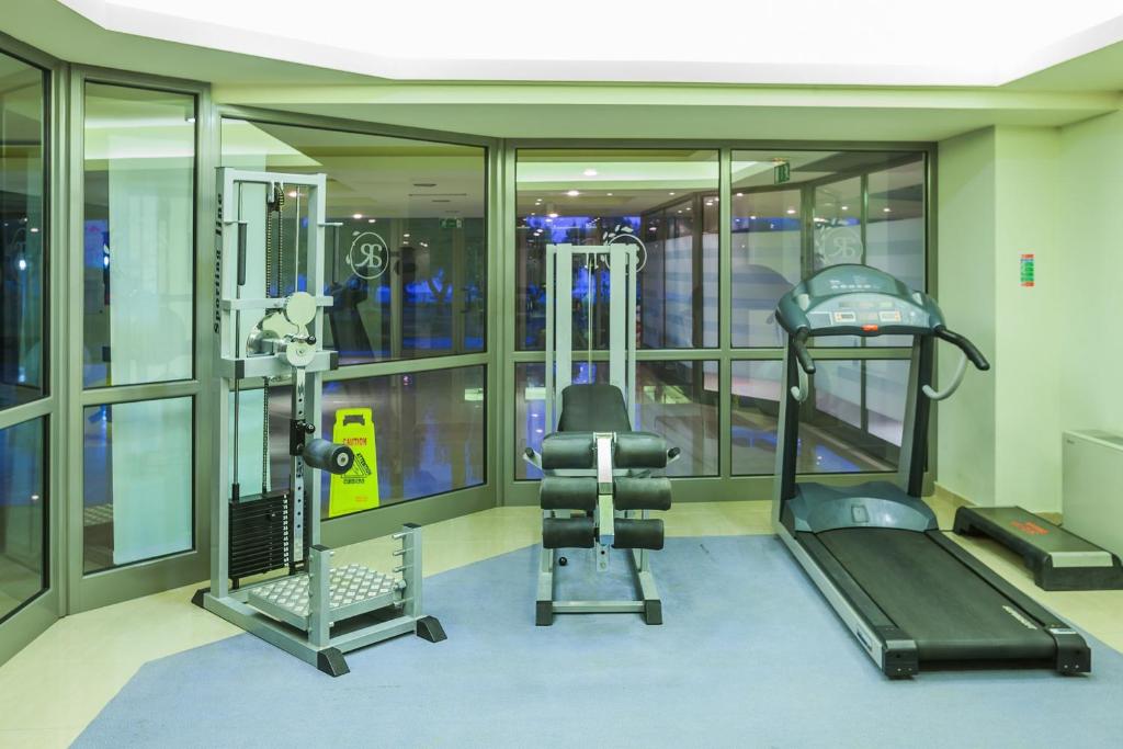 Fitness centrum a/nebo fitness zařízení v ubytování Xenios Anastasia Resort & Spa