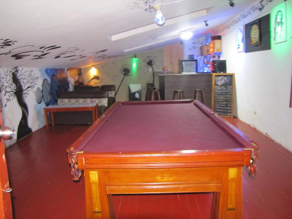 Biliár nebo kulečník v ubytování Hostel Imperial BACKPACKER