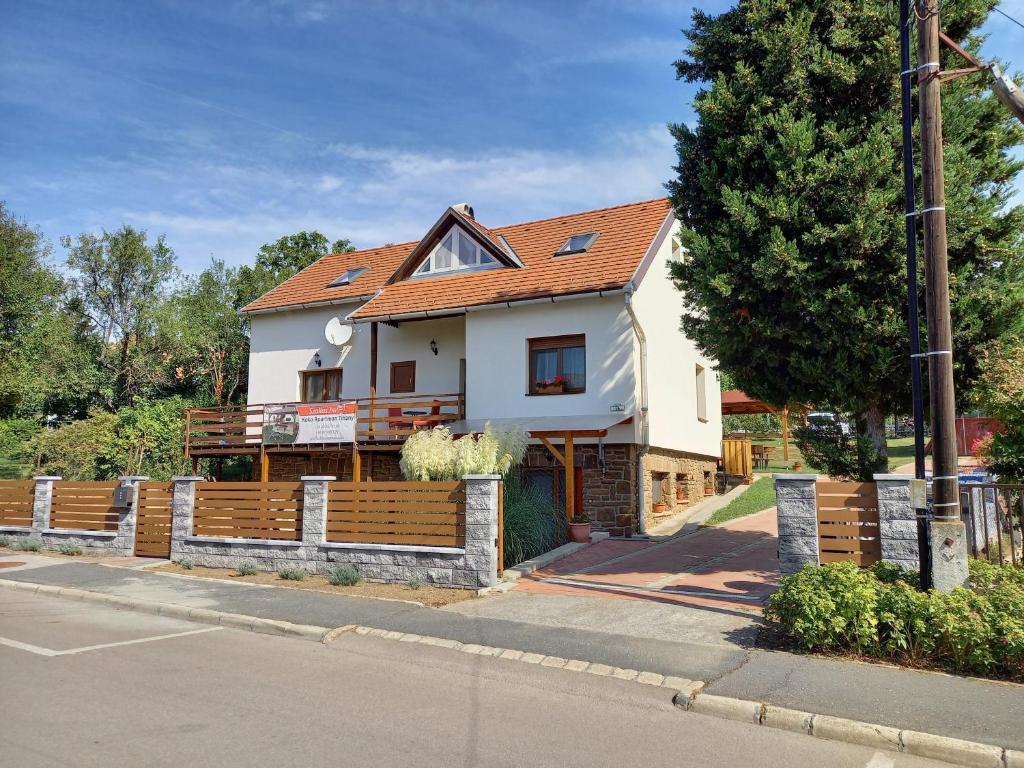 Koko Apartman 8237 Tihany, Major utca 16 kép - 1