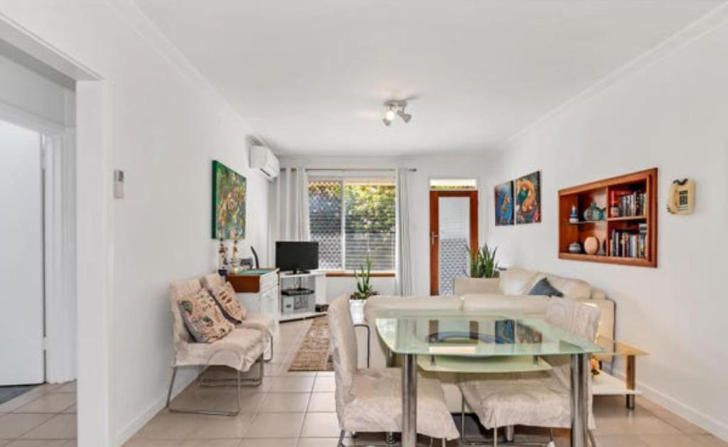 Island Villas Accommodation Unit 4-108 Arcadia Drive Shoalwater - Two-Bedroom Apartment