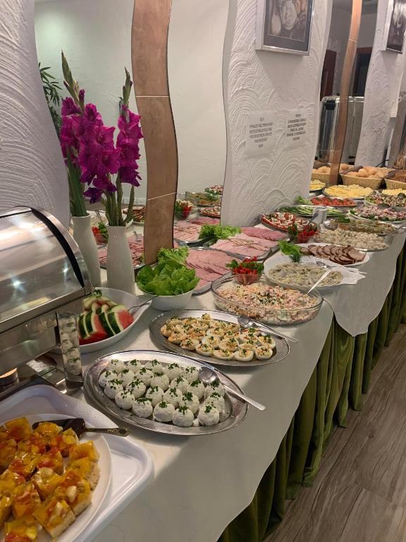 Jedlo v ubytovaní bed & breakfast alebo blízkom okolí