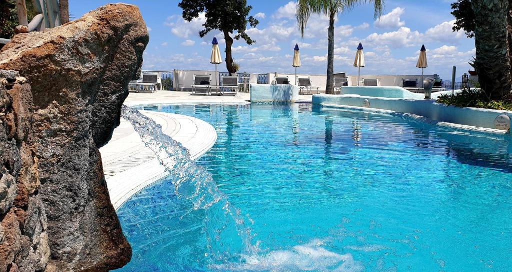 Basen w obiekcie Hotel Myage lub w pobliżu