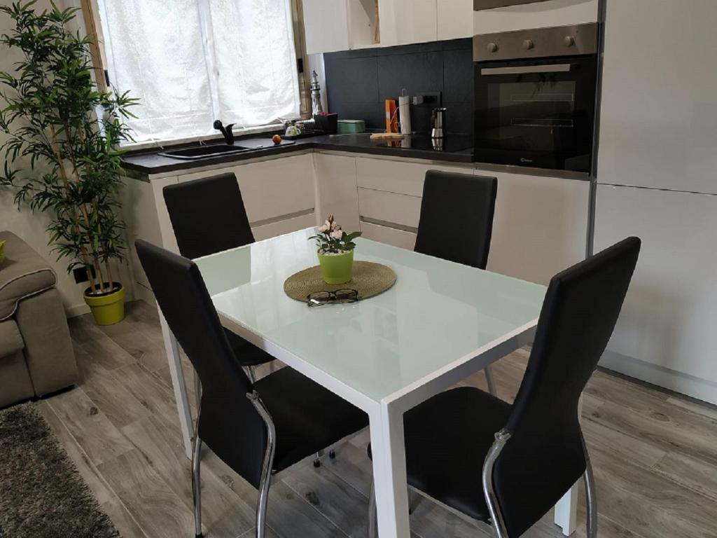 Kuchyňa alebo kuchynka v ubytovaní Appartamento Oasi Felice