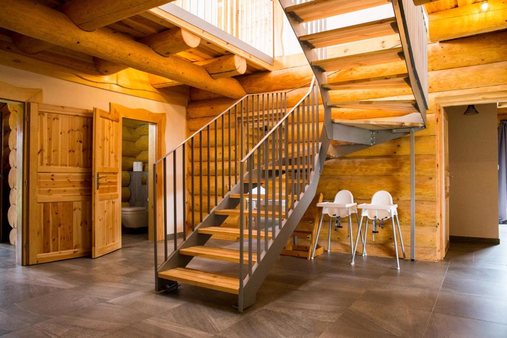 Zdjęcie z galerii obiektu Luxusní srub až 24 lůžek - Sruby-lipno w mieście Frymburk