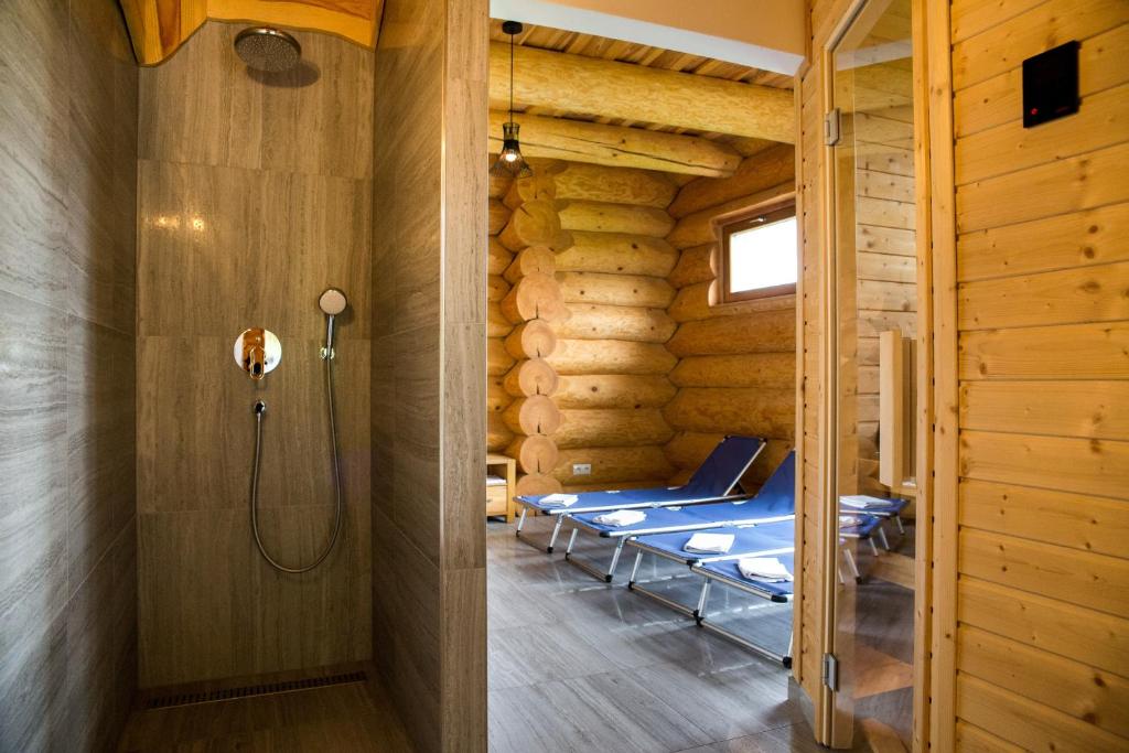 Zdjęcie z galerii obiektu Luxusní srub až 24 lůžek - Sruby-lipno w mieście Frymburk