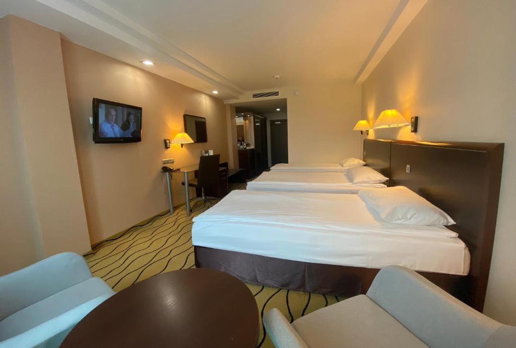 Ambasador Centrum - Triple Room