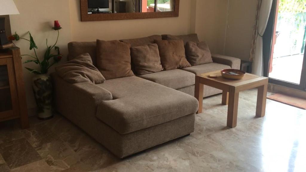 Zdjęcie z galerii obiektu Luxury 2-Bedrooms & Bathrooms Estepona Apartment w mieście Estepona
