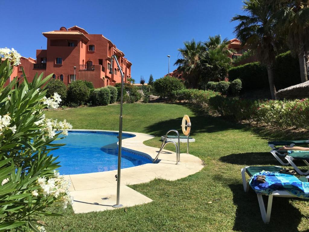 Zdjęcie z galerii obiektu Luxury 2-Bedrooms & Bathrooms Estepona Apartment w mieście Estepona