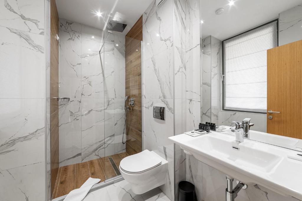 Tomis Garden Bucuresti - Resim 39