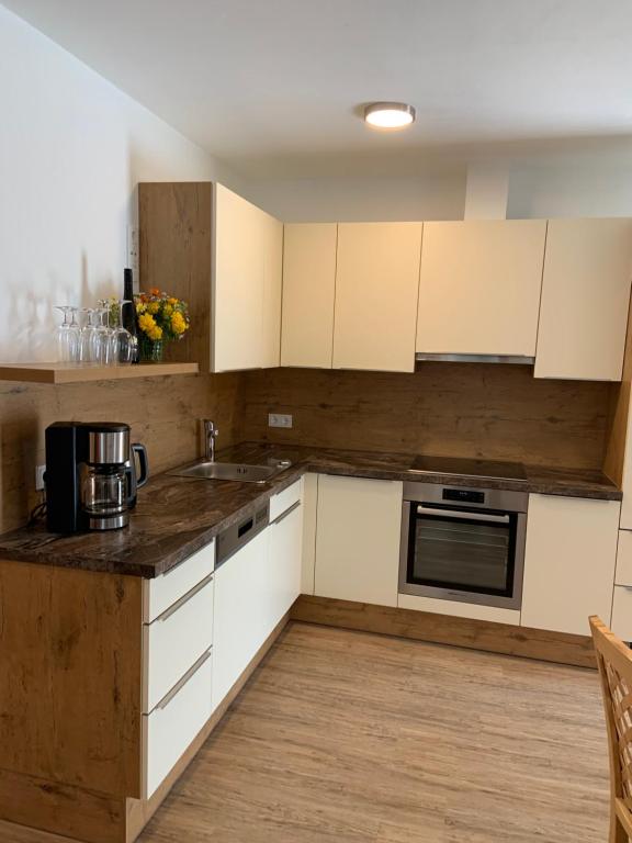 Kuchyň nebo kuchyňský kout v ubytování Ferienwohnung Lerchenhof