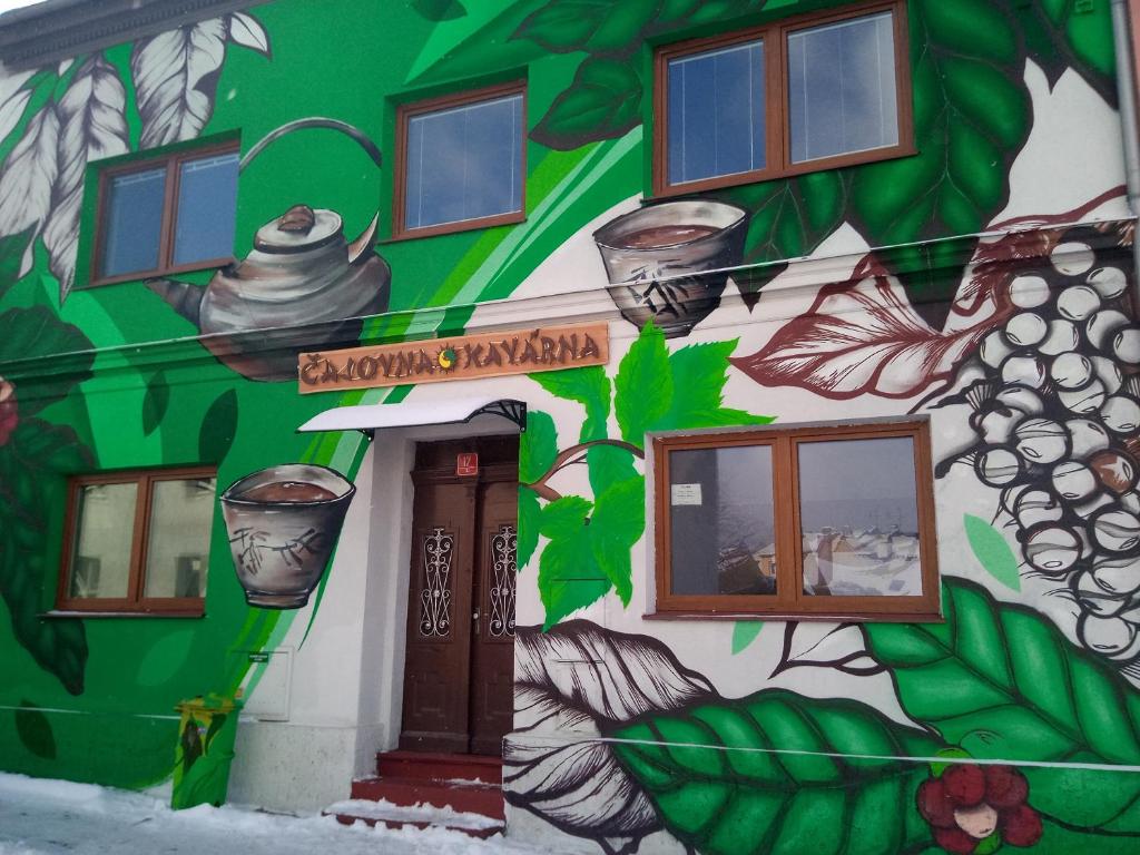 Fotografie z fotogalerie ubytování Dům s čajovnou a kavárnou (podkroví) v destinaci Mimoň