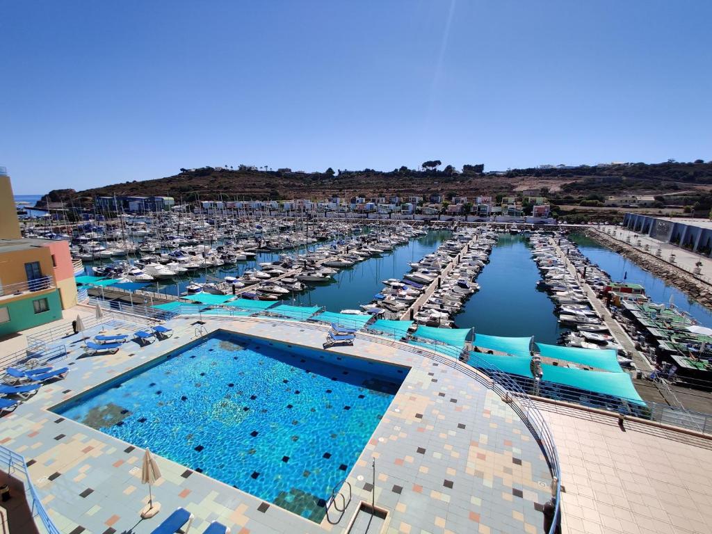 A view of the pool at Albufeira Marina Views or nearby