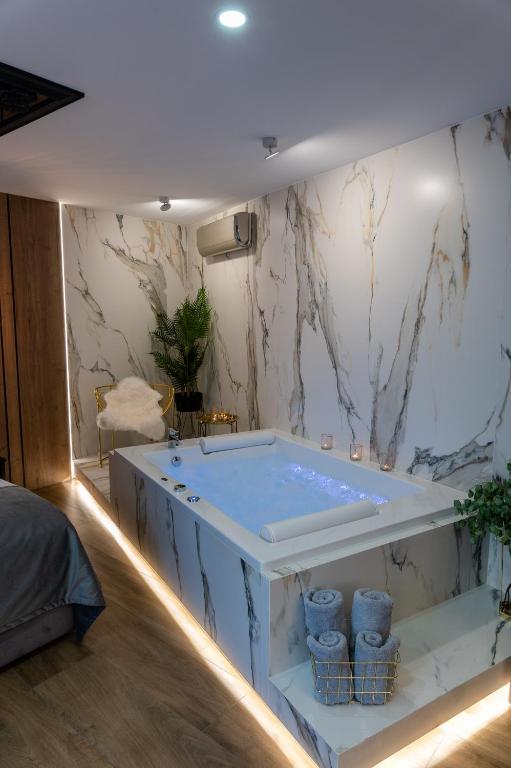 Fotografie z fotogalerie ubytování Jacuzzi Apartment Main Square v Krakově