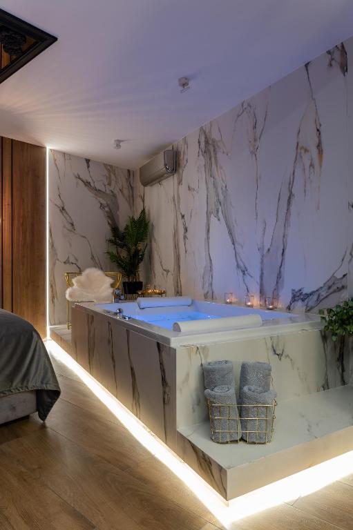 Fotografie z fotogalerie ubytování Jacuzzi Apartment Main Square v Krakově