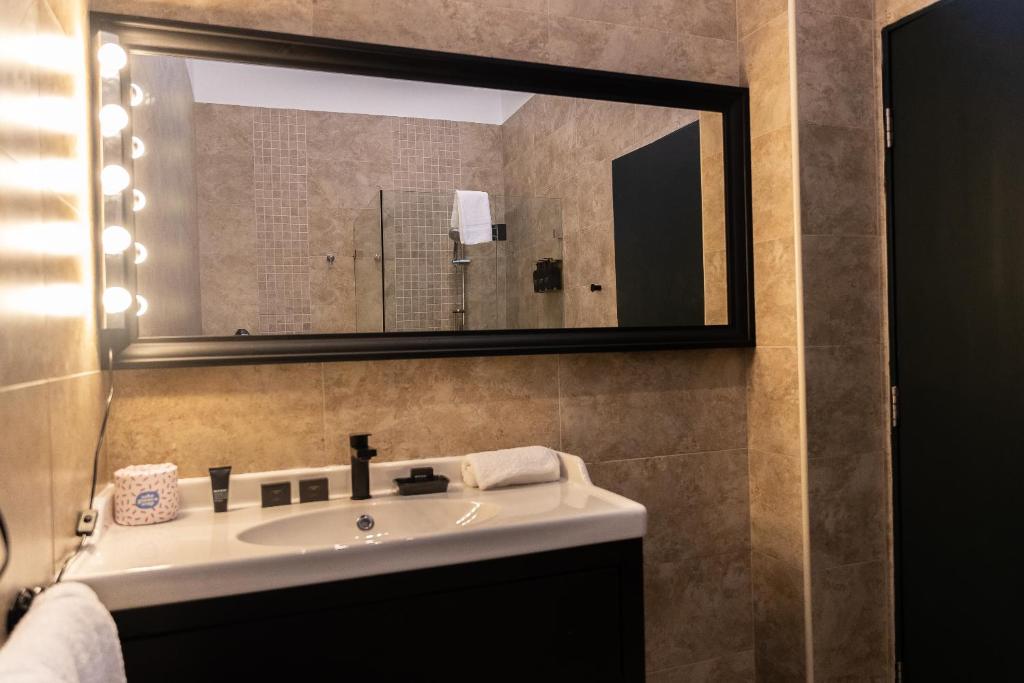 The Blue Hotel Bondi - Resim 3