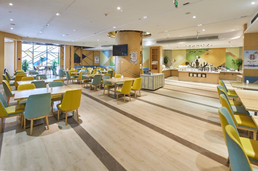 Posezení v ubytování Holiday Inn Express Shanghai Zhenping by IHG