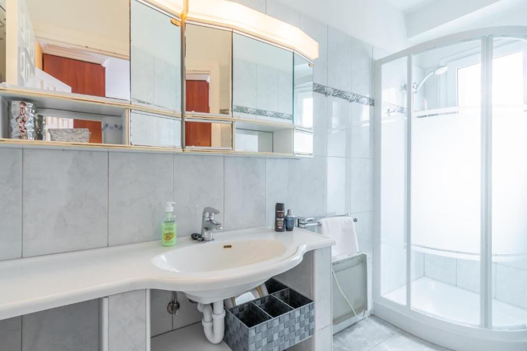 A bathroom at Casa dos Leones