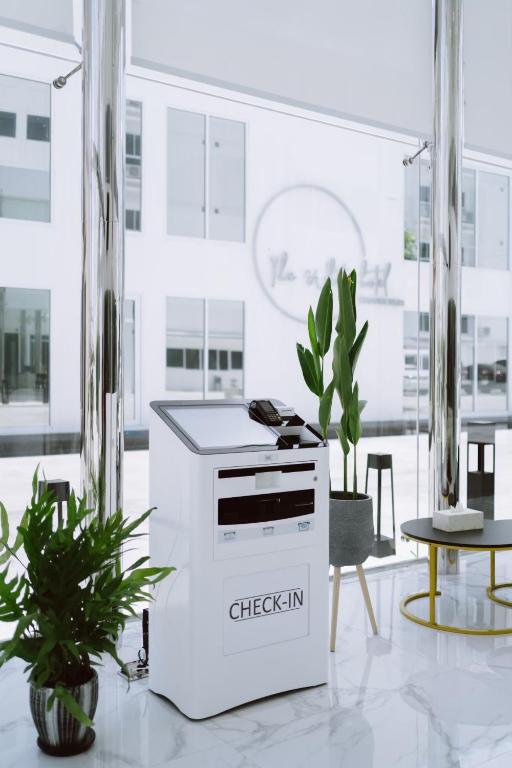 Thewhitehotel BY Charoensri - SHA Extra Plus - Resim 12