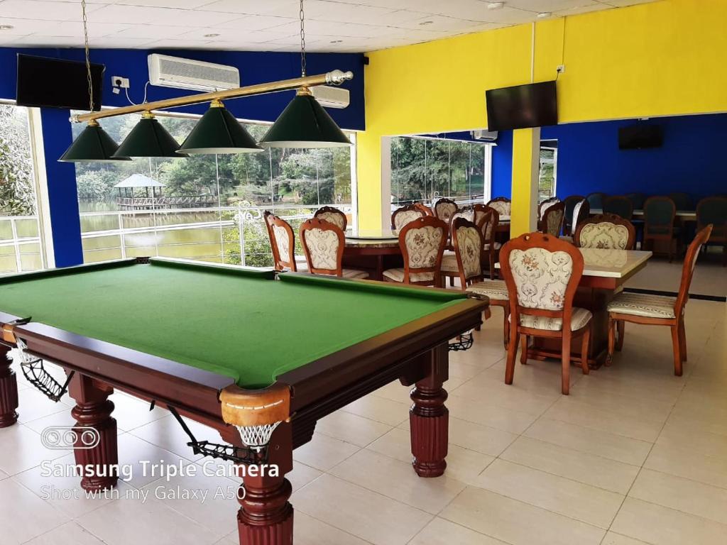 Biliár nebo kulečník v ubytování Laya Leisure Resort & Spa