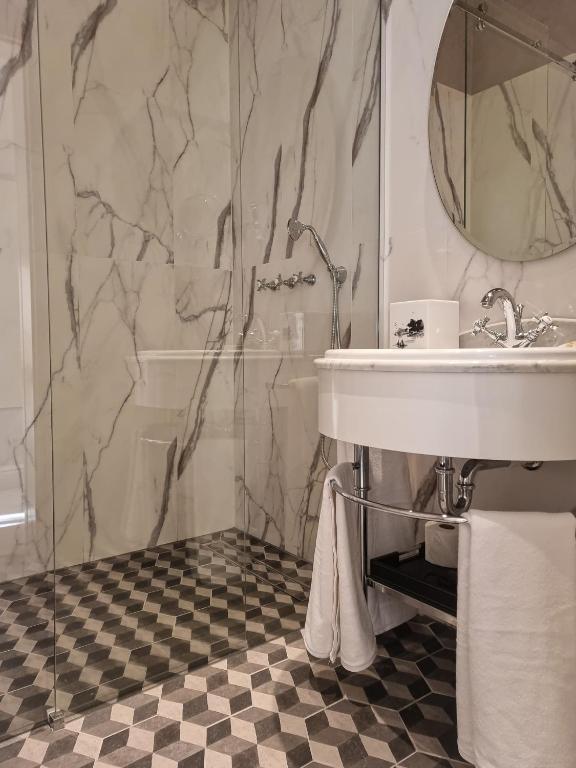 Tiffi Old Town Hotel - Resim 20