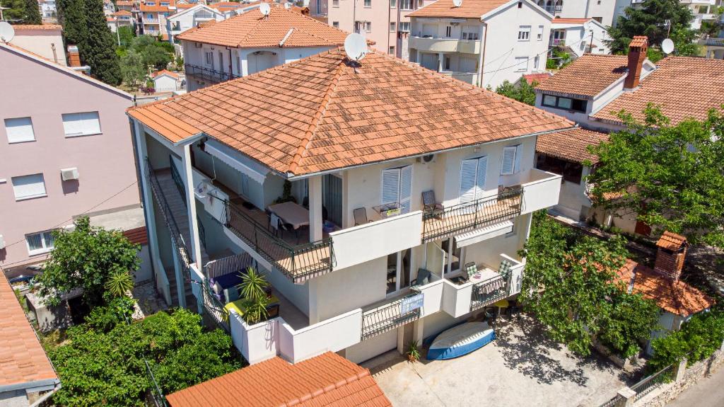 Budova, v ktorej sa apartmán nachádza