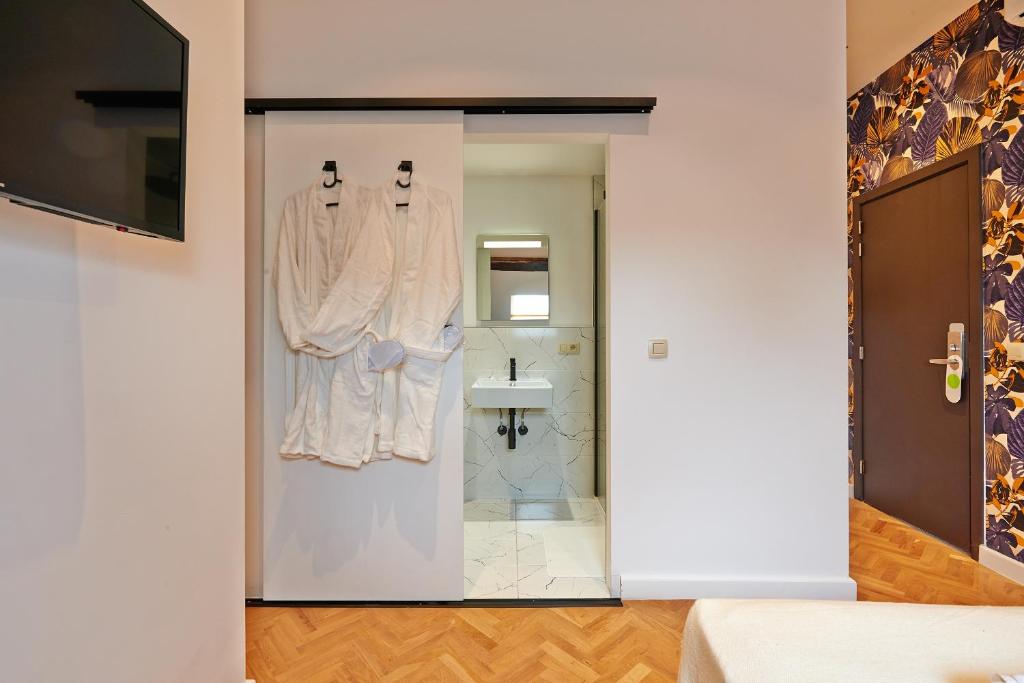 Hotel Les Ecrins - Resim 20