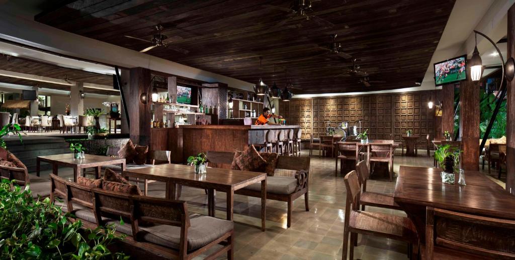 Lounge nebo bar v ubytování Sun Island Hotel & Spa Kuta