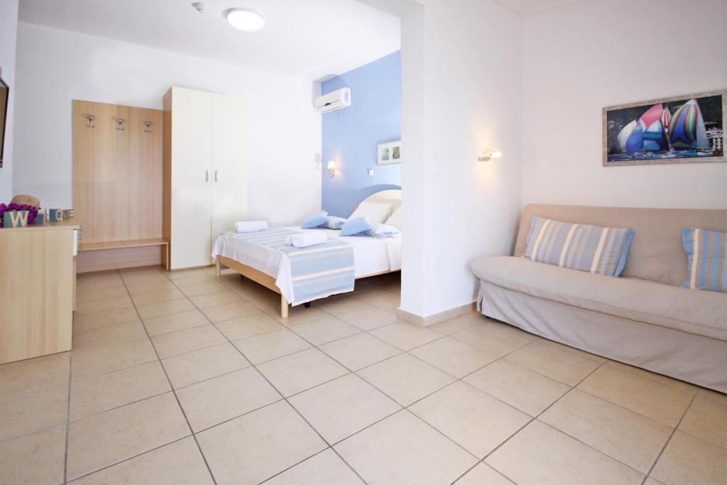 Postel nebo postele na pokoji v ubytování Miramare Hotel