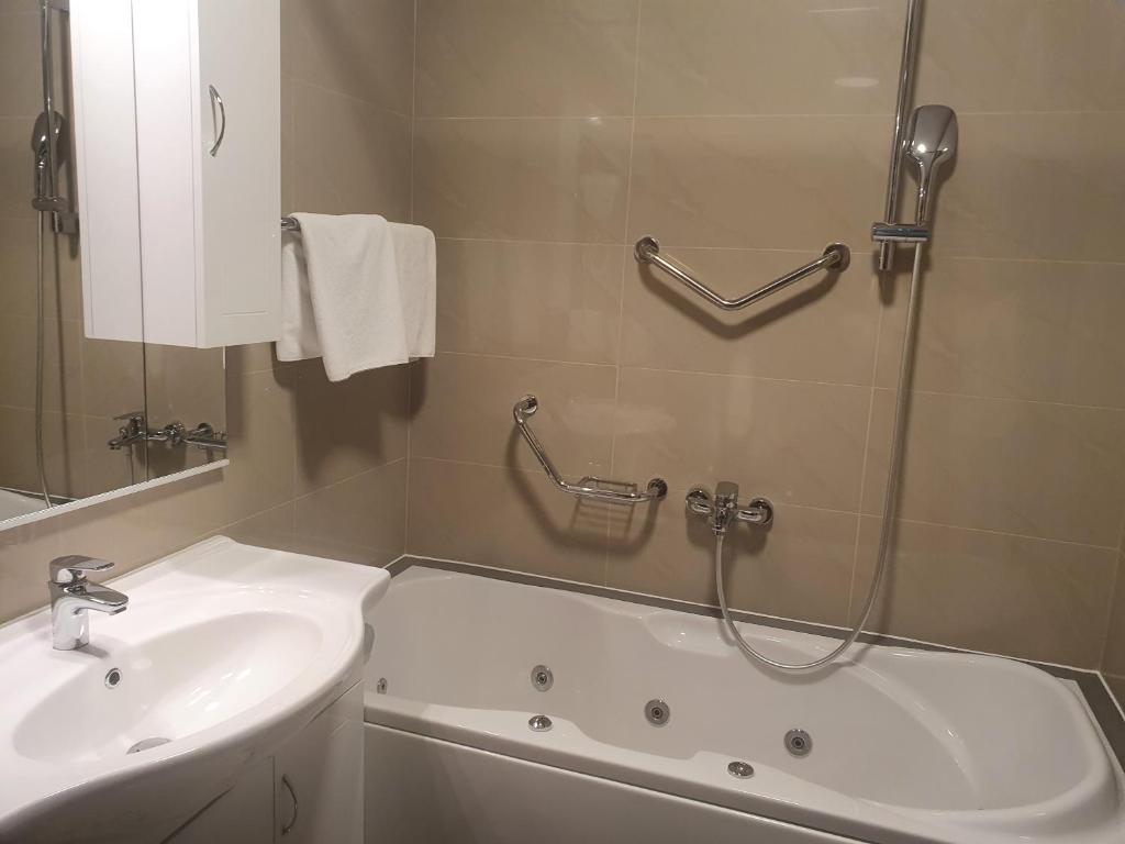 Koupelna v ubytování Hotel Europa